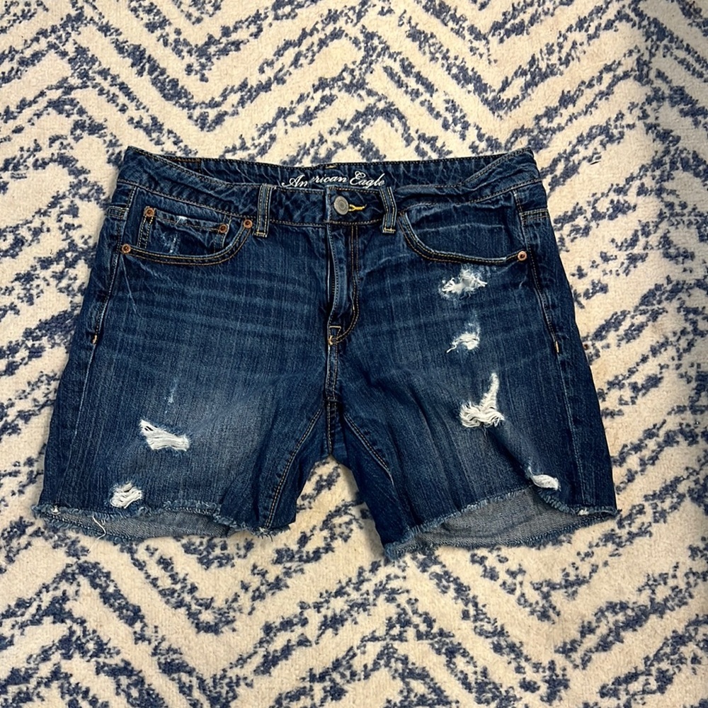 Distressed Jean shorts AE